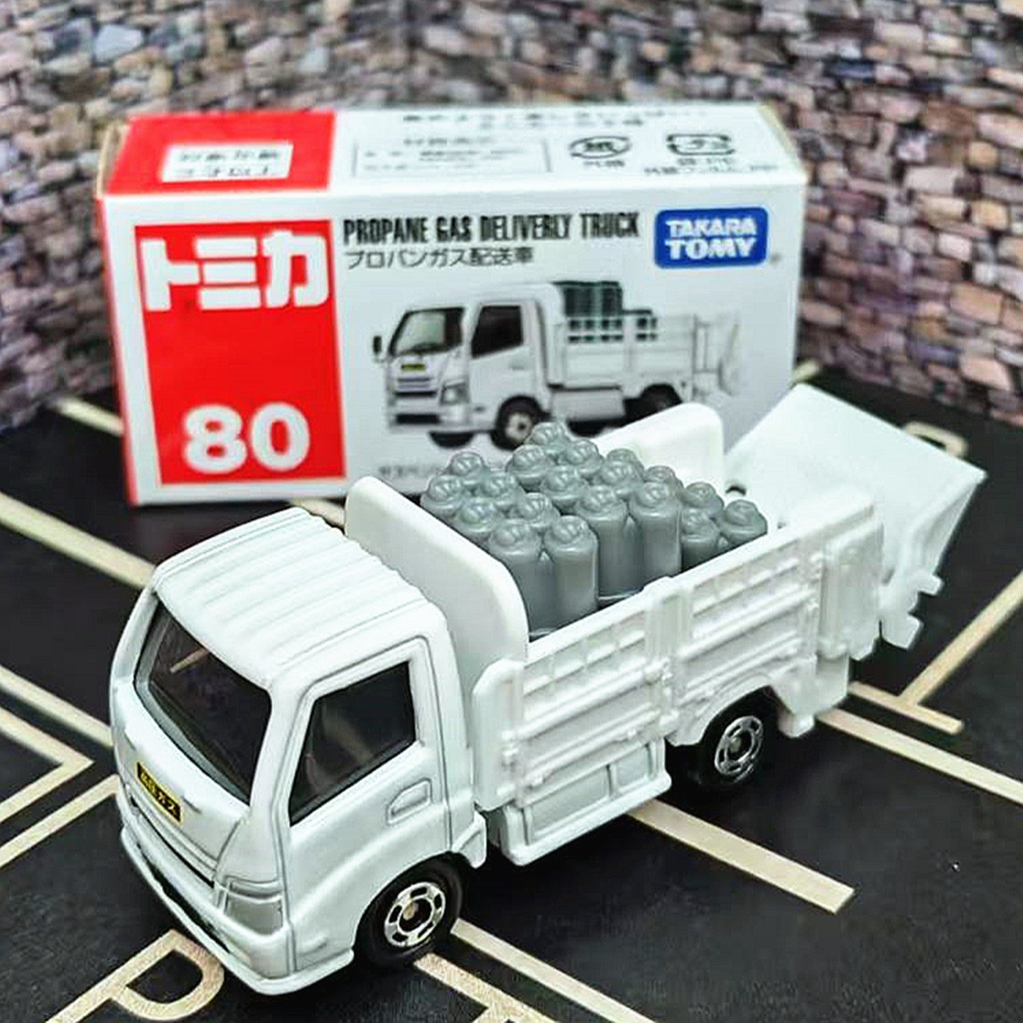 TAKARA TOMY Tomica №80 Грузови – обзор и цена Home Cooking Gas